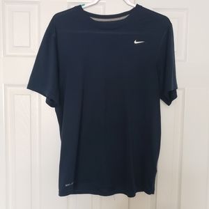 MENS NIKE MEDIUM SHIRT